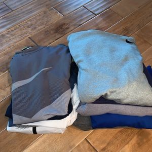 Bundle of small adult men tops